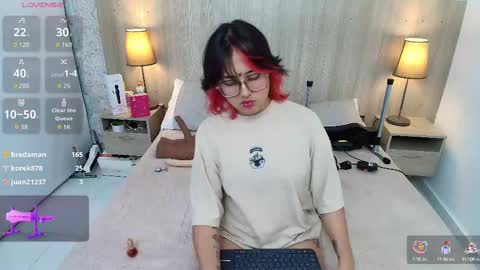 Snapshot of iris_gomez chatting on October 8, 2025, 12:41 am Iris online show from October 8, 2025, 12:41 am