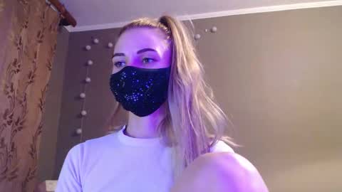 Lily online show from September 15, 2025, 4:18 pm