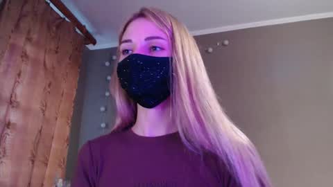 Lily online show from September 23, 2025, 3:48 pm