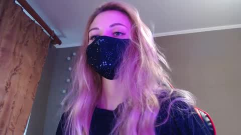 Lily online show from October 18, 2025, 2:51 pm