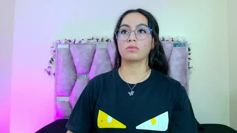 Snapshot of iris_mandarinne chatting on April 19, 2026, 6:10 pm Iris online show from April 19, 2026, 6:10 pm