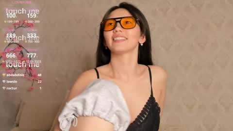 iris on cam online show from October 2, 2025, 10:17 pm