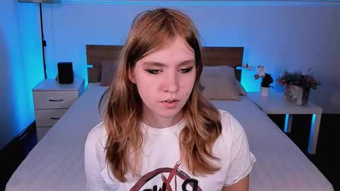 Snapshot of iris_rain chatting on October 5, 2025, 10:35 am Iris  online show from October 5, 2025, 10:35 am