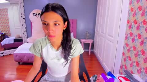 Snapshot of iris_stone_ chatting on January 21, 2025, 1:32 pm Iris online show from January 21, 2025, 1:32 pm