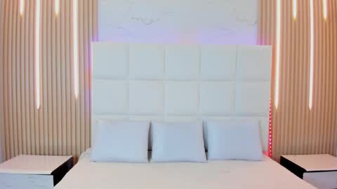 Iris online show from September 11, 2025, 4:23 am