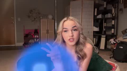 Snapshot of iris_world chatting on February 22, 2025, 3:45 am iris online show from February 22, 2025, 3:45 am