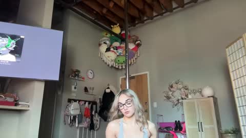 Snapshot of iris_world chatting on February 23, 2025, 6:45 pm iris online show from February 23, 2025, 6:45 pm