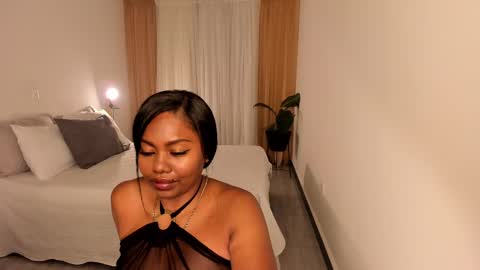 Snapshot of irismoon777 chatting on November 9, 2025, 8:01 am Rose online show from November 9, 2025, 8:01 am