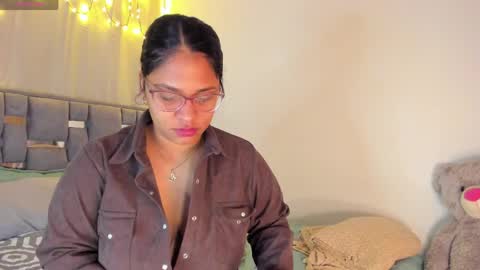 iris online show from April 6, 2026, 9:54 am