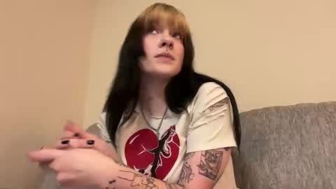 irissweets online show from February 15, 2026, 1:46 am