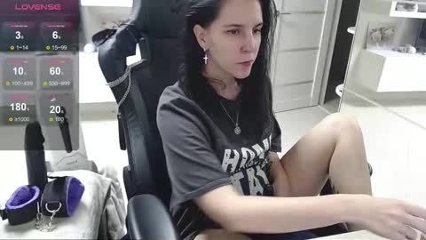 Irwi Tomboy online show from September 24, 2025, 11:02 am