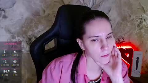 Snapshot of irwi_tomboy chatting on June 1, 2026, 2:41 pm Irwi Tomboy online show from June 1, 2026, 2:41 pm