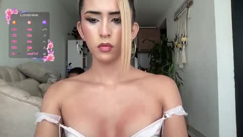 Snapshot of isa__fox_1 chatting on May 1, 2026, 4:44 pm Isabella online show from May 1, 2026, 4:44 pm