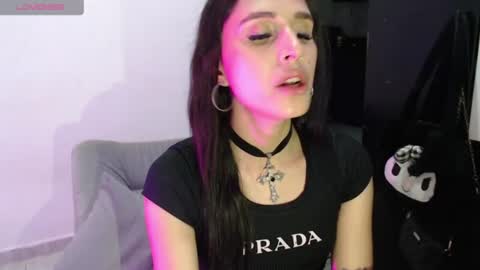 Snapshot of isa_hall chatting on July 25, 2026, 10:51 pm Isabella Hall online show from July 25, 2026, 10:51 pm