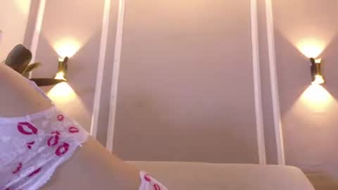 Snapshot of isa_kis_1 chatting on June 24, 2026, 12:15 pm Isabella online show from June 24, 2026, 12:15 pm