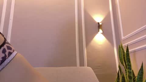 Snapshot of isa_kis_1 chatting on June 25, 2026, 12:20 pm Isabella online show from June 25, 2026, 12:20 pm