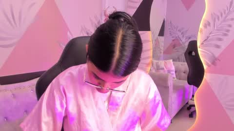    online show from March 6, 2025, 1:35 pm