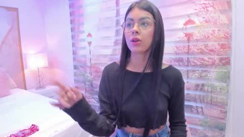    online show from September 22, 2025, 11:01 am