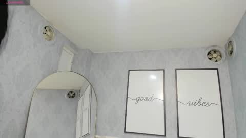 Snapshot of isa_little4u chatting on March 4, 2026, 9:59 am online show from March 4, 2026, 9:59 am