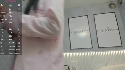 Snapshot of isa_little4u chatting on April 15, 2026, 10:33 am online show from April 15, 2026, 10:33 am