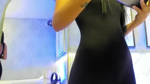Snapshot of isa_little4u chatting on July 2, 2026, 10:21 am online show from July 2, 2026, 10:21 am