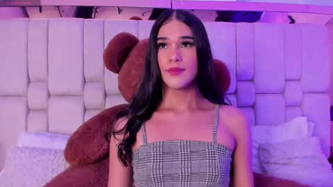 Isa  online show from February 14, 2025, 11:53 pm