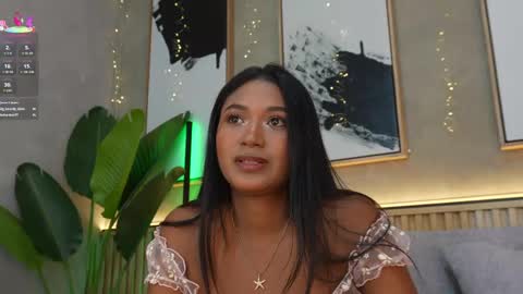 isa_montiel online show from April 15, 2026, 7:54 pm