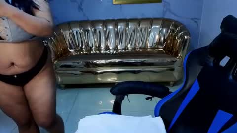 Snapshot of isa_s chatting on June 26, 2026, 12:42 pm Isa online show from June 26, 2026, 12:42 pm