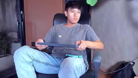 isaac_grimm online show from January 16, 2026, 3:10 am