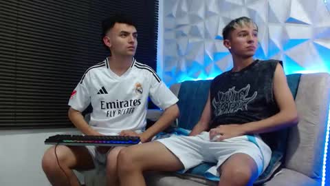 Isaac tan online show from October 12, 2025, 2:54 am