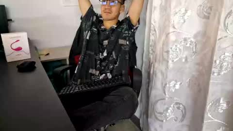 Snapshot of isaac_winter_ chatting on October 18, 2025, 3:31 am Isaac online show from October 18, 2025, 3:31 am