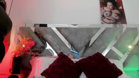 Snapshot of isabela_parkerr chatting on June 15, 2026, 1:57 pm Mommy Isa online show from June 15, 2026, 1:57 pm