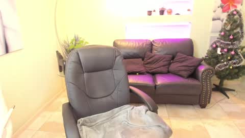 Isabela online show from January 11, 2025, 1:53 pm