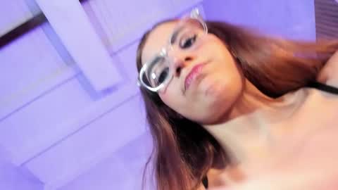 isabelastefano online show from November 20, 2025, 3:28 am