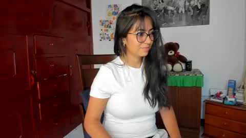 Snapshot of isabella22_1 chatting on January 8, 2025, 6:41 pm Isabella22 1 online show from January 8, 2025, 6:41 pm