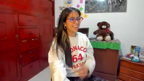 Snapshot of isabella22_1 chatting on January 15, 2025, 2:38 am Isabella22 1 online show from January 15, 2025, 2:38 am