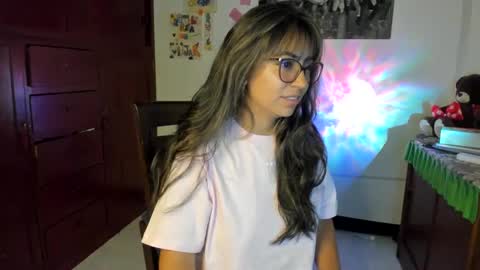 Snapshot of isabella22_1 chatting on February 6, 2025, 12:43 am Isabella22 1 online show from February 6, 2025, 12:43 am