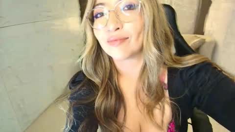 Isa  online show from March 18, 2026, 5:05 pm