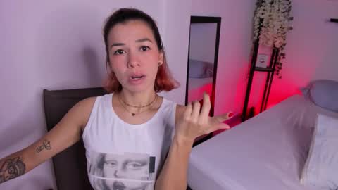 Snapshot of isabella_boyer chatting on October 10, 2025, 3:55 pm isabella online show from October 10, 2025, 3:55 pm