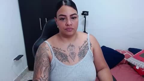 Snapshot of isabella_hots chatting on January 11, 2025, 11:56 am  estefania online show from January 11, 2025, 11:56 am