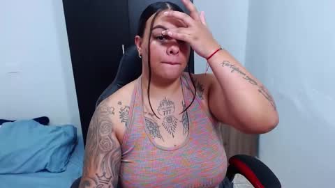 Snapshot of isabella_hots chatting on February 13, 2025, 10:23 am  estefania online show from February 13, 2025, 10:23 am