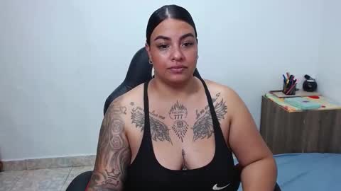 Snapshot of isabella_hots chatting on February 22, 2025, 9:34 am  estefania online show from February 22, 2025, 9:34 am