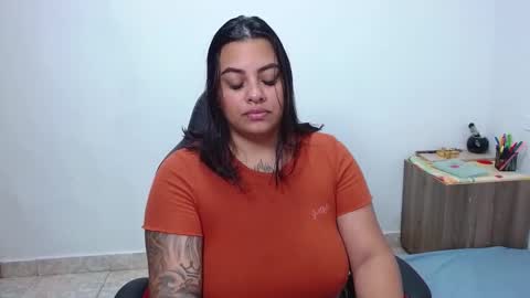 Snapshot of isabella_hots chatting on February 28, 2025, 10:30 am  estefania online show from February 28, 2025, 10:30 am