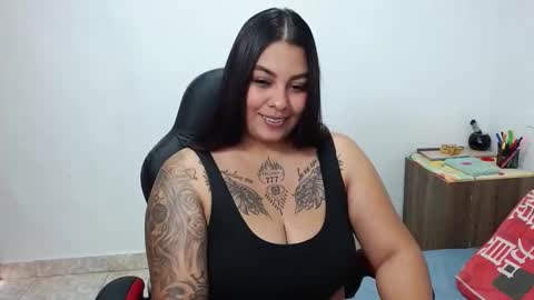 Snapshot of isabella_hots chatting on March 7, 2025, 3:39 pm  estefania online show from March 7, 2025, 3:39 pm