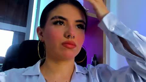Snapshot of isabella_hv chatting on June 5, 2026, 6:46 pm ISABELLA online show from June 5, 2026, 6:46 pm