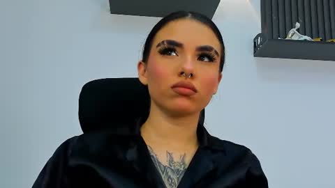 Snapshot of isabella_hv chatting on July 15, 2026, 7:52 pm ISABELLA online show from July 15, 2026, 7:52 pm