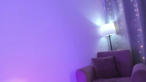 Snapshot of isabella_jones9 chatting on May 14, 2026, 2:51 am ISABELLA online show from May 14, 2026, 2:51 am