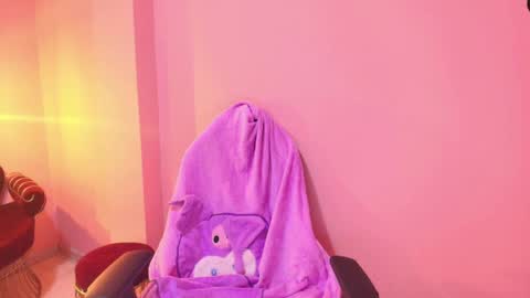 Isa  online show from April 6, 2026, 1:12 pm