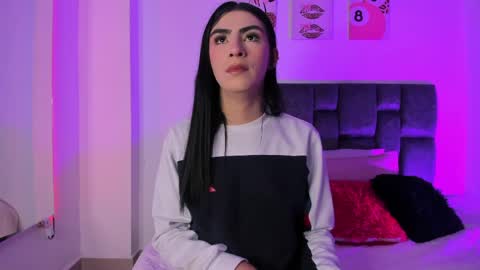 Snapshot of isabella_moon9 chatting on March 26, 2026, 12:11 pm Isabella Moon9 online show from March 26, 2026, 12:11 pm
