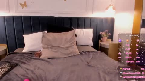 Snapshot of isabella_roa chatting on December 14, 2024, 12:33 am Isabella online show from December 14, 2024, 12:33 am